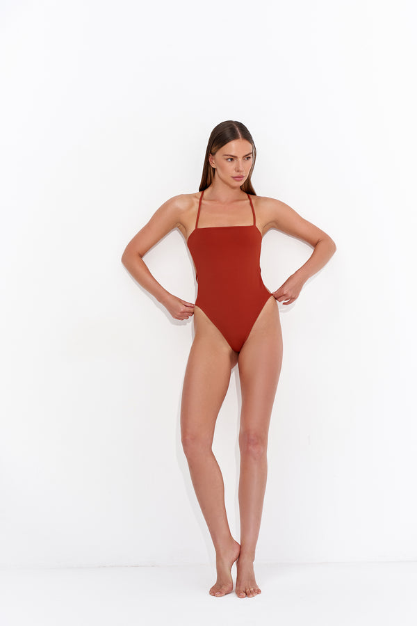 Model Carrie Maroon Colour