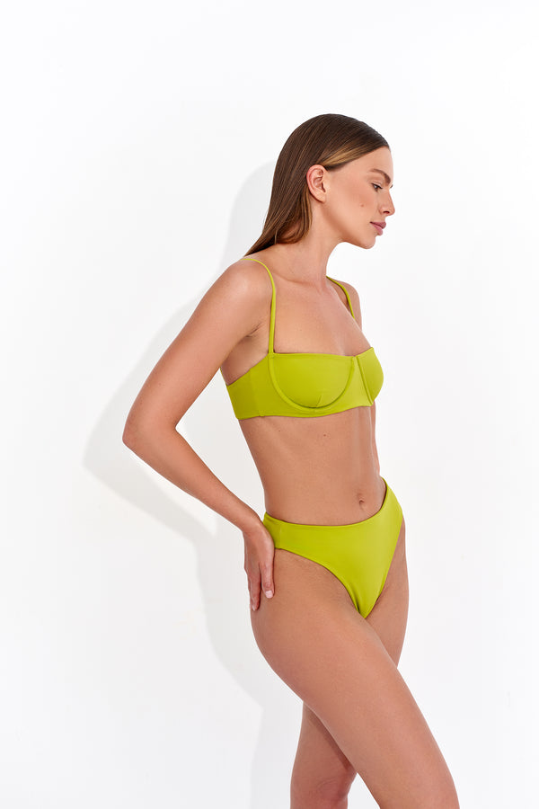 Model Mia Bright Green